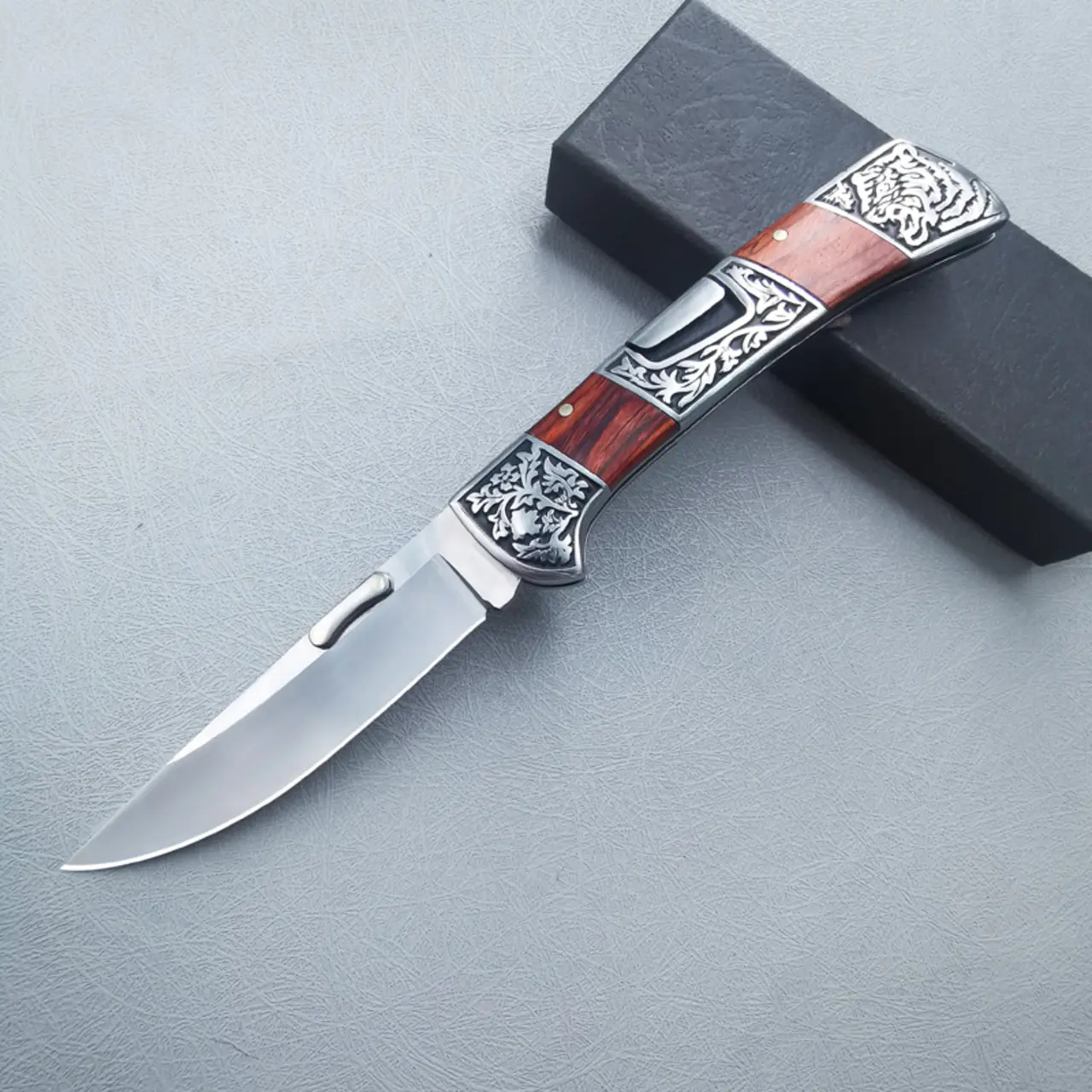 Classical Folding Knife - Image 9